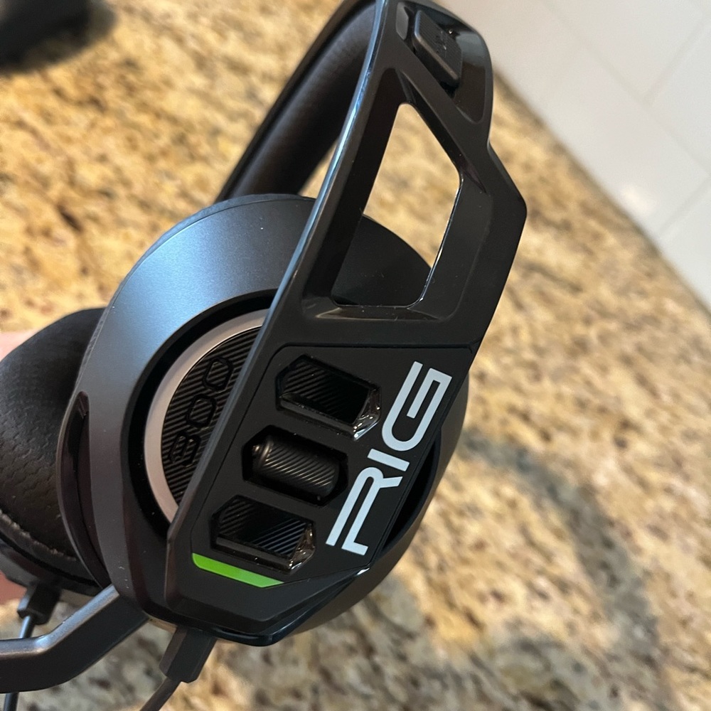 Rig 300 wired headset